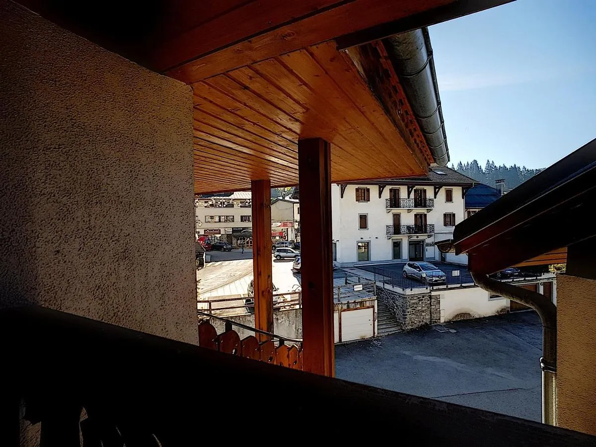 Appartement Les Gets, 1 Piece, 4 Personnes - Fr-1-454-27 0*,  France